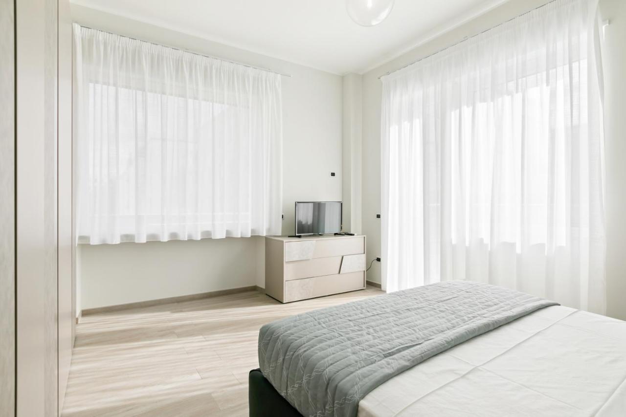 Grattacielo Ina Apartments ปาแลร์โม ภายนอก รูปภาพ