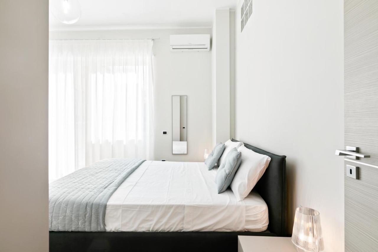 Grattacielo Ina Apartments ปาแลร์โม ภายนอก รูปภาพ